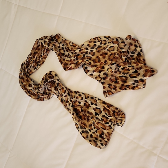Echo Cheetah Print Silk Rectangular Scarf 10 x 60" - Picture 2 of 7